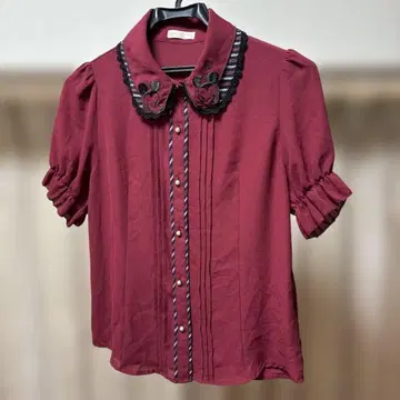 axes femme 디즈니 콜라보 미키 & 미니 반팔 블라우스