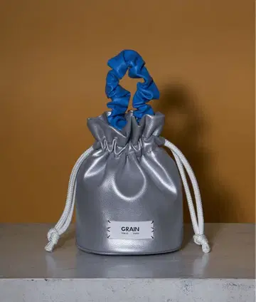 [ GRAIN/그레인 ] 개더 핸들 복조리 라운드 백