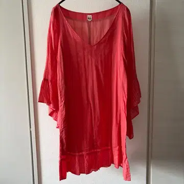 코랄 핑크 V넥 원피스