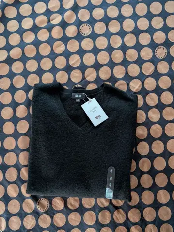 유니클로 미사용 V넥 니트 캐시미어 100% 블랙 S