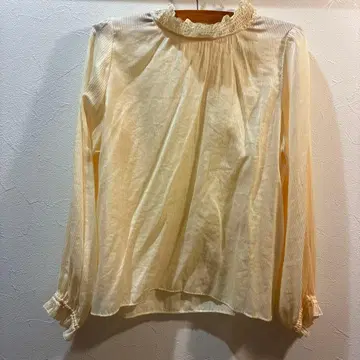 12closet의 블라우스