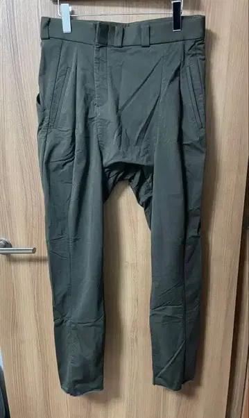 DEVOA. 데보아 올리브 팬츠 가을 겨울용