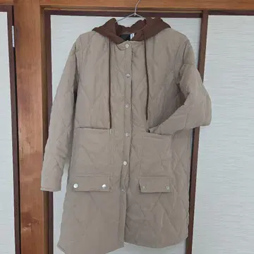 퀼팅 자켓 베이지 후드 부착