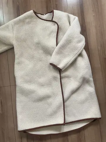 [ 새상품급 ] coca 아이보리 보아 자켓 원사이즈 롱 코트 겨울