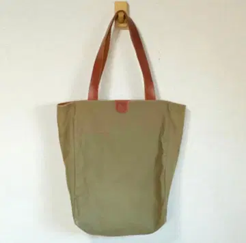 [ 현재 단종 ] 일비종떼 il bisonte 토트백 카키