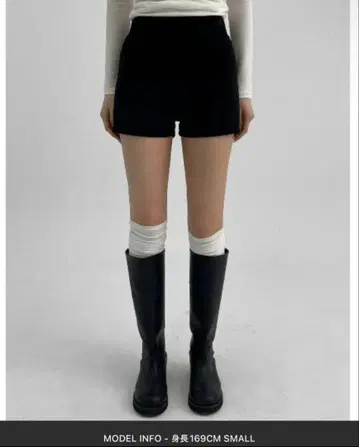 BLACK UP 블랙 숏팬츠