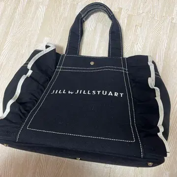 JILL by JILLSTUART 블랙 핸드백 프릴