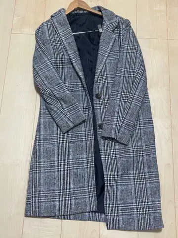 그레이 계열 체크 롱 코트