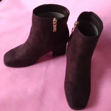 오리엔탈 트래픽 다크 브라운 스웨이드 부츠