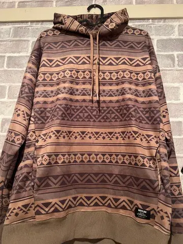 BAYFLOW 기하학 패턴 후드 부착 후드티