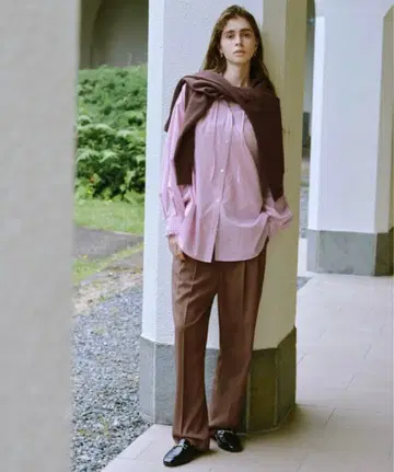 [ size SHORT 있음 ] 프릴 넥 블라우스