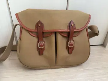 Brady 브레디 아리엘 트라웃 스몰