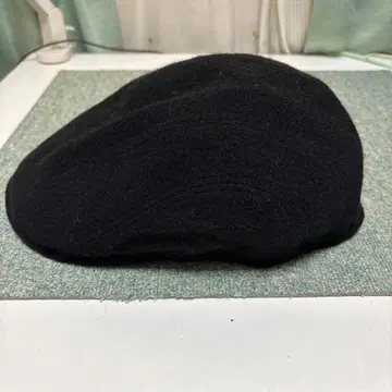 울 소재 블랙 헌팅캡