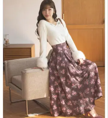 퍼플 꽃무늬 플레어 스커트