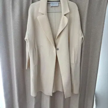 Hannah W. Hart London 아이보리 체스터 코트