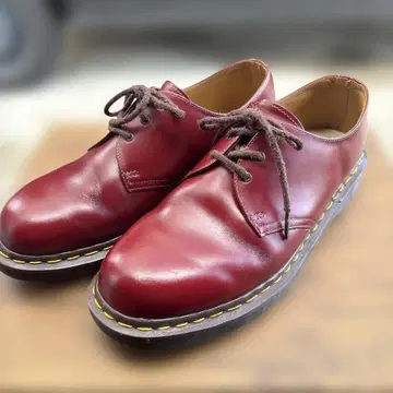 중고 영국제 닥터마틴 3홀 슈즈 별 28cm 체리 레드