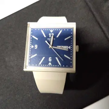 Swatch 파랑 스퀘어 손목시계