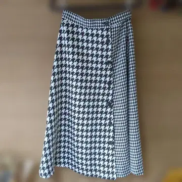 하운드 투스 패턴 플레어 스커트