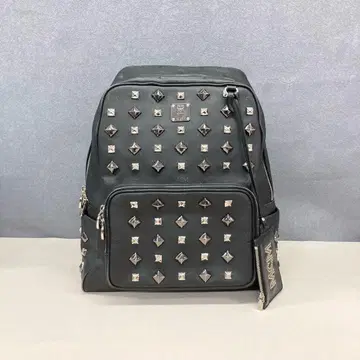 MCM 스터드 장식 블랙 백팩a