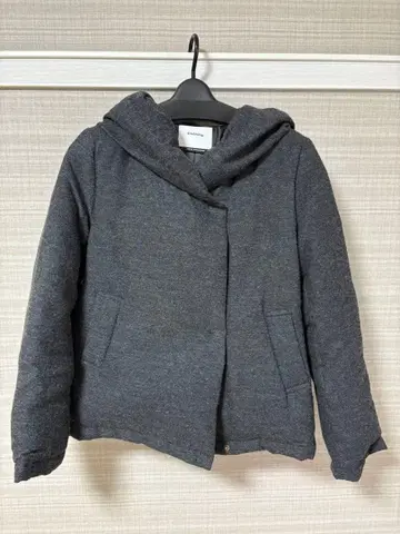 그레이 다운 자켓 후드 부착