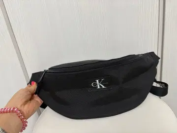 캘빈 클라인 바디백 웨스트 파우치 블랙, 미사용, 즉시 발송