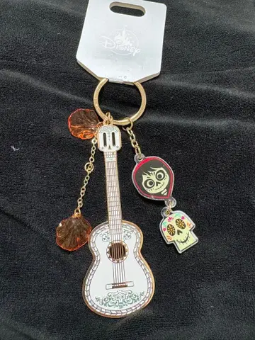 리멤버 미 키체인 디즈니 스토어 기타 미겔