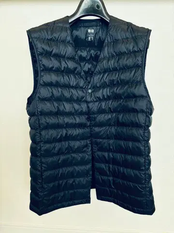 유니클로 남성용 다운 베스트 M사이즈 네이비