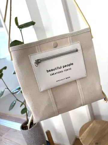 뷰티풀 피플 캔버스 숄더백