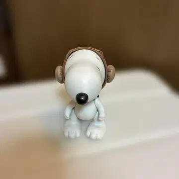 스누피 비행 모자 피규어