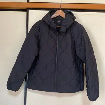 UNIQLO PUFFTECH 다운 자켓 L 사이즈