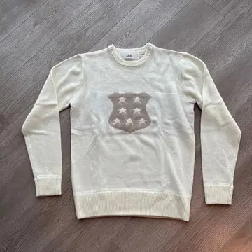 AKM 화이트 니트 스웨터 M 사이즈