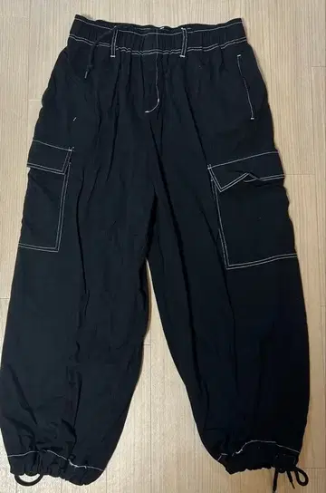 블랙 카고 팬츠 복수 포켓