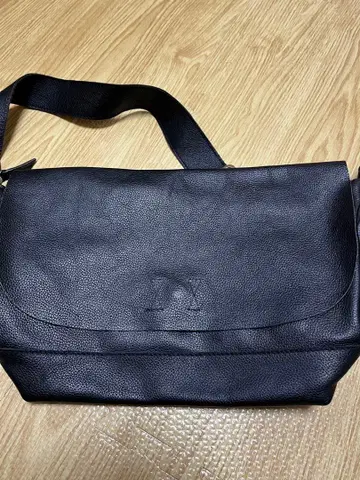 프릭스스토어 블랙 가죽 숄더백