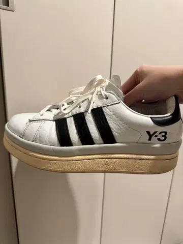 Y-3 화이트 블랙 통굽 스니커즈