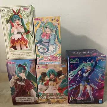 하츠네 미쿠 피규어 엄지공주 클래시컬 레트로 크리스마스 건담