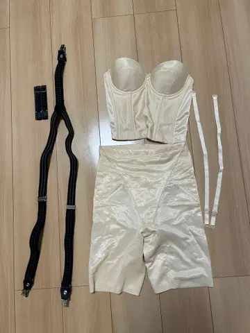 four sis&co. 브라이덜 이너 신랑 서스펜더&암밴드&양말