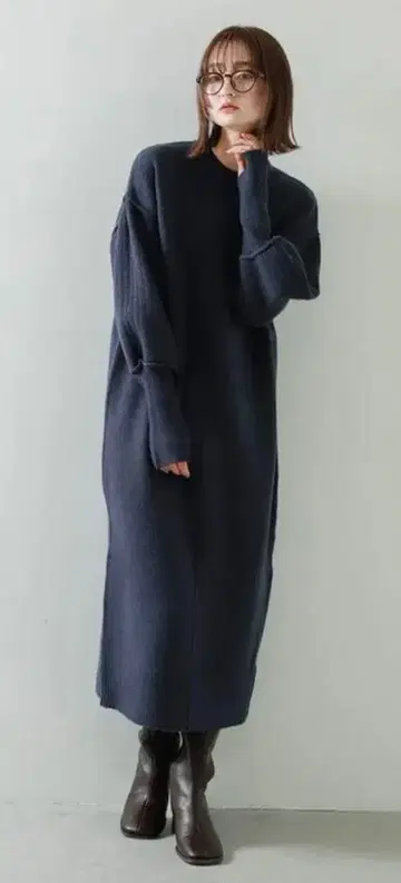 새상품 SENCE OF PLACE 센터 시임 썸홀 니트 원피스