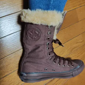 퍼 달린 브라운 하이컷 스니커즈