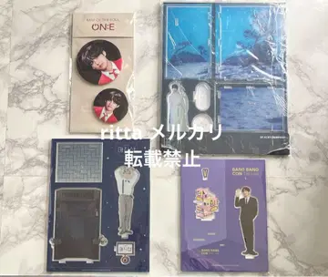 BTS 태현 아크릴 스탠드 캔뱃지 세트