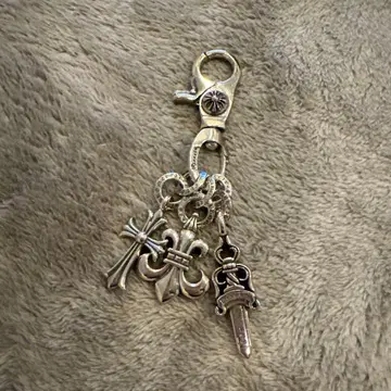 실버 키링 크로스와 검 참 포함