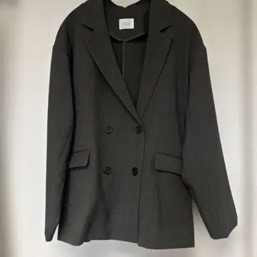 다크 그레이 더블 브레스트 자켓과 와이드 팬츠 세트