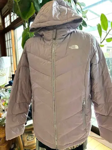 THE NORTH FACE 후드 부착 다운 자켓 핑크 퍼플