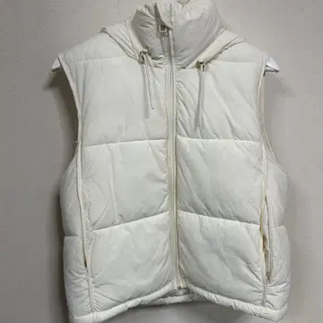 ZARA 후드 부착 다운 베스트 크림색