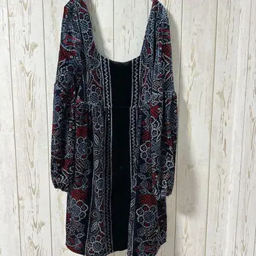 Free People 꽃무늬 긴팔 상의 S 네이비 당일 발송