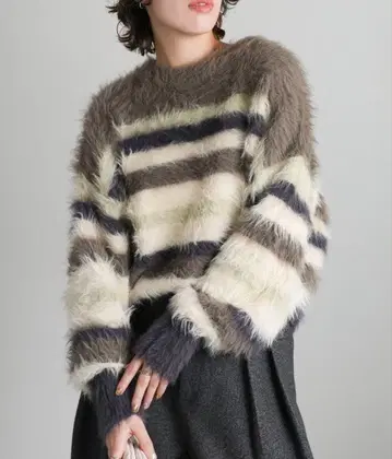 멀티 보더 샤기 니트