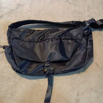 [ 미사용 ] THE SHOP TK 블랙 메신저 백