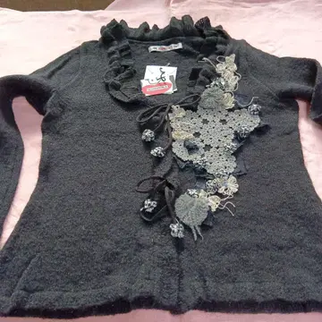 새상품 알베로베로 모티브가 큐트한 가디건