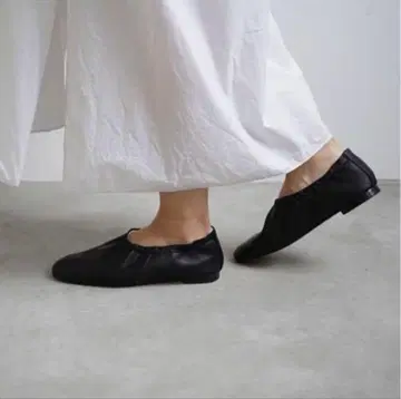 새상품급 BEAUTIFUL SHOES 발레 슈즈 24cm