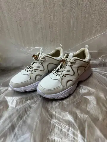 lucida Arcturus (Ivory) 밴딩 슈레이스 볼륨 스니커즈