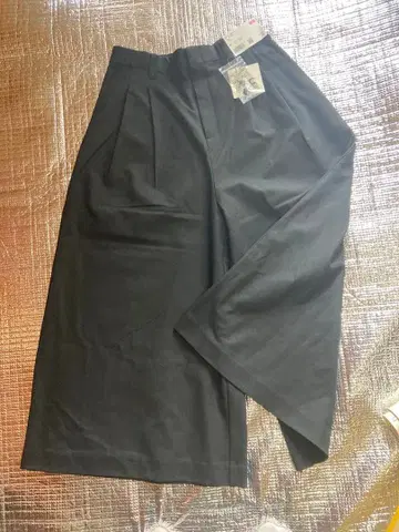 유니클로 C 큐롯 블랙 M 사이즈